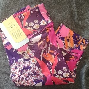 Fabletics Capri Tights